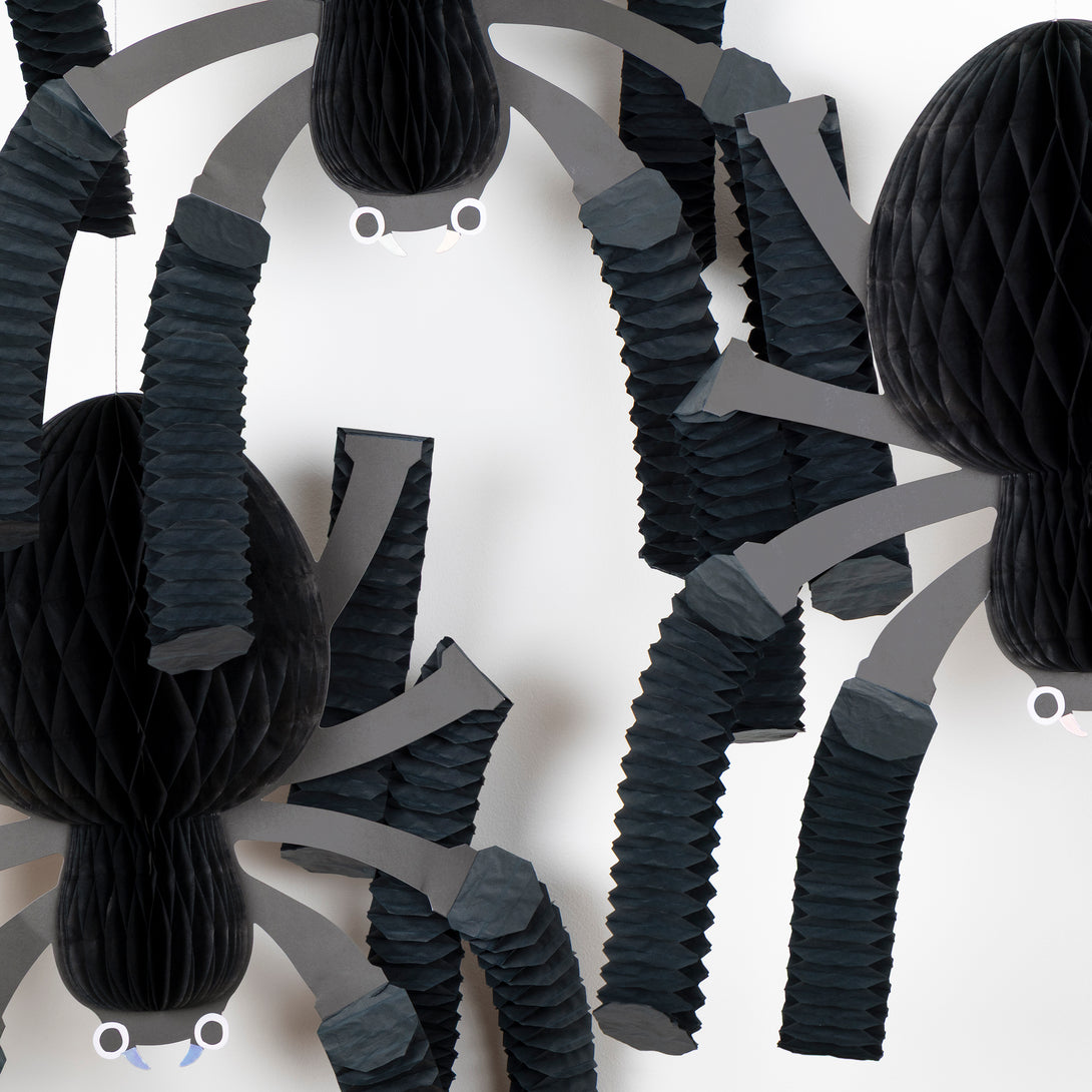 Our large paper spider decorations are the perfect Halloween decorations if you want an eerie fun look. Image3