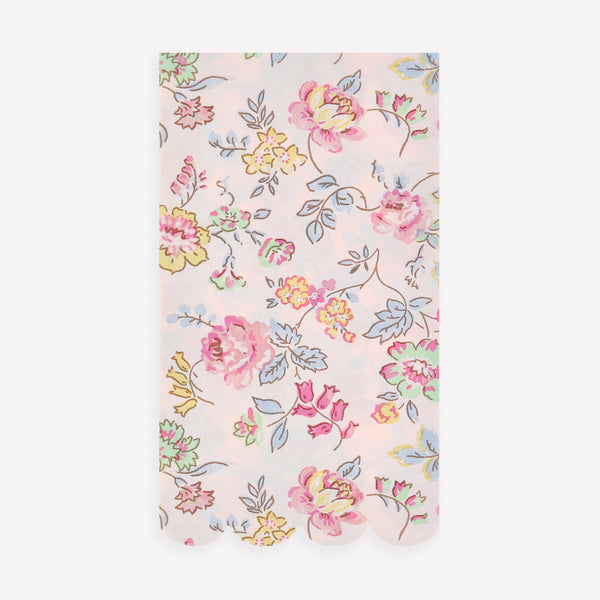 Our guest towels, made from 3-ply paper, feature a pretty pink chintz design and scalloped border, ideal for bathrooms or styling a table. Image1