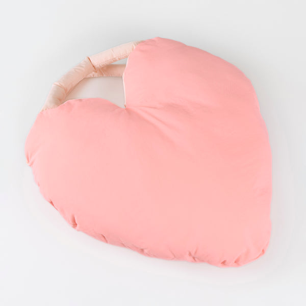 Our Valentine's bag is made in the shape of a puffy heart, a really fun and chic accessory. Also perfect as a chic Valentine's Day gift. Image1