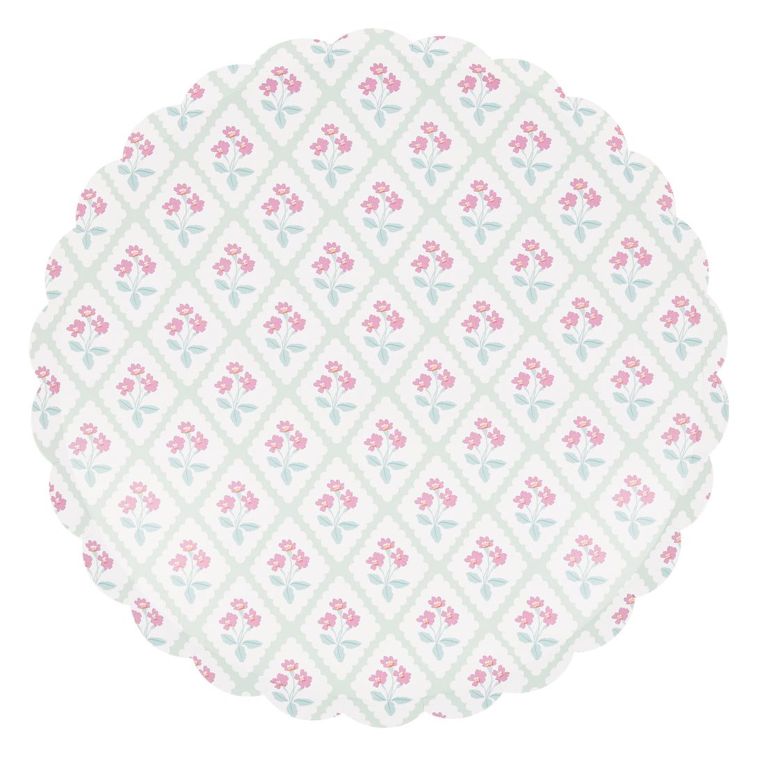 Our paper dinner plates are crafted in thick paper with a pretty floral design and pastel colors.