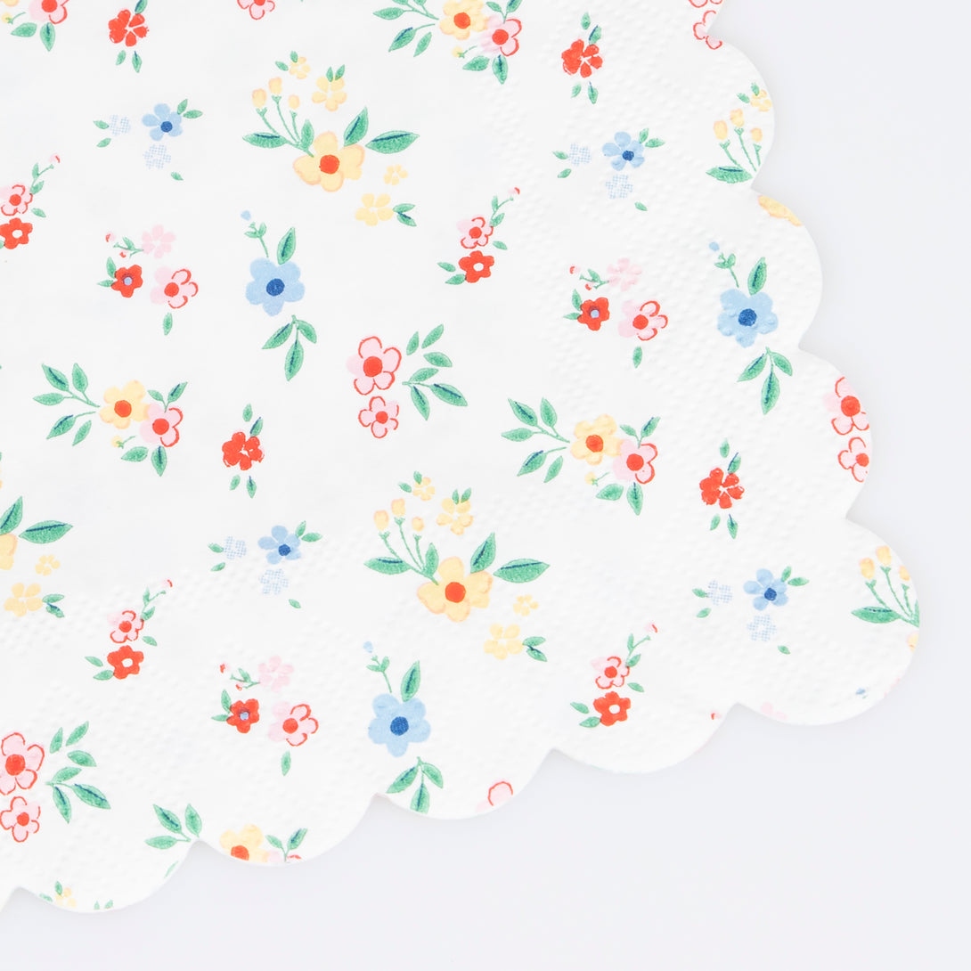 Use our large napkins, with floral designs, for table layering at your garden parties, bridal showers or as baby shower napkins.