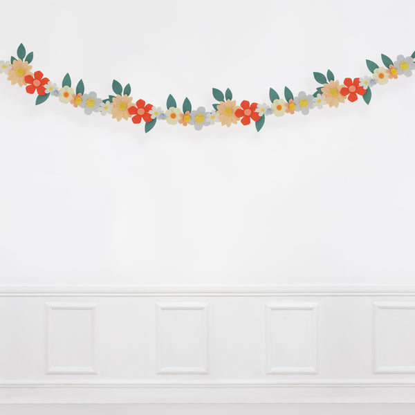 Our special party garland is crafted from felt, with flowers with pompom centers. Image5