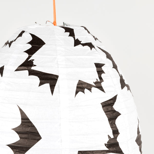 Our paper lanterns, in black, orange and white, feature classic Halloween characters, ideal for your Halloween party decorations. Image3