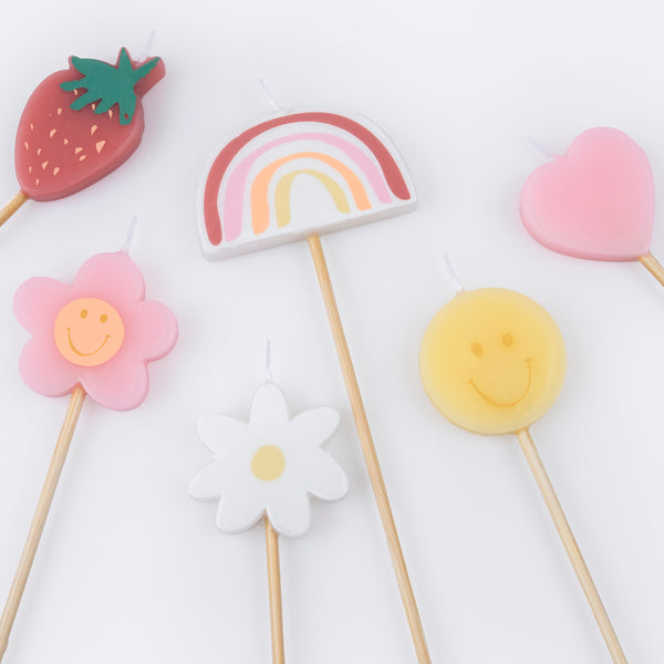 If you're looking for birthday candles in cheerful colors you'll love our happy face collection. Image4