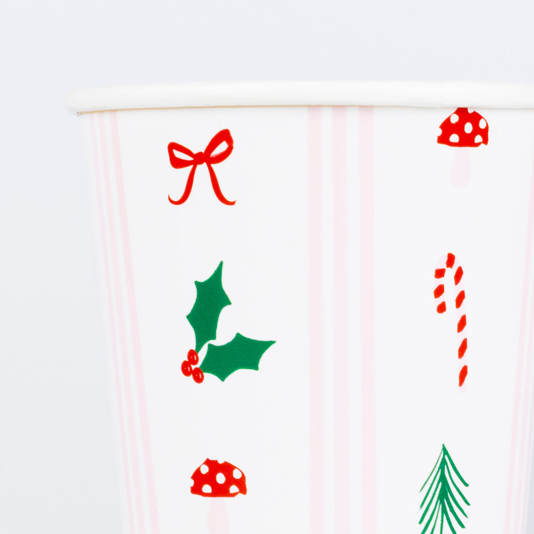 Our Christmas paper cups feature a stylish festive icon design in green, red and pink, suitable for hot or cold drinks. Image3