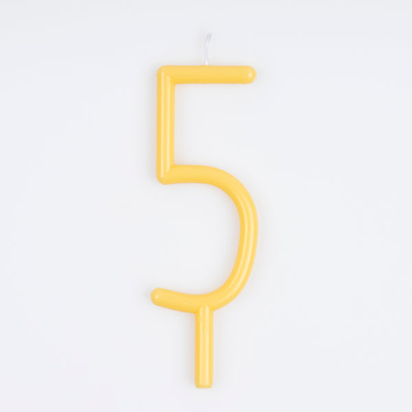 Add decoration, and numbers, to a birthday cake with our number candles in soft colors.,Add decoration, and numbers, to a birthday cake with our number candles in soft colors. Image1