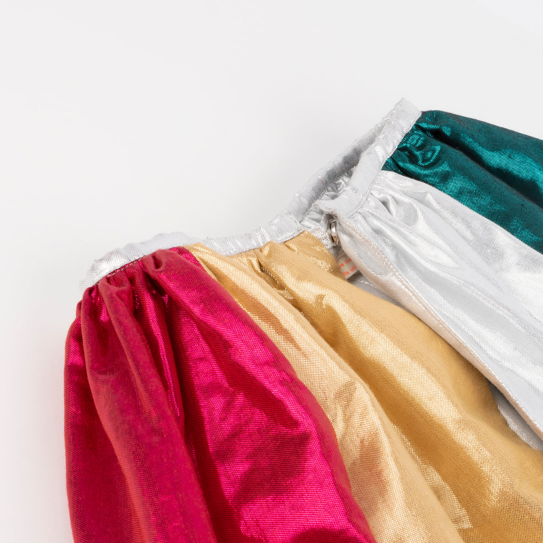 Our lamé metallic fabric cape in 6 colors is perfect for dress up for kids. Image4