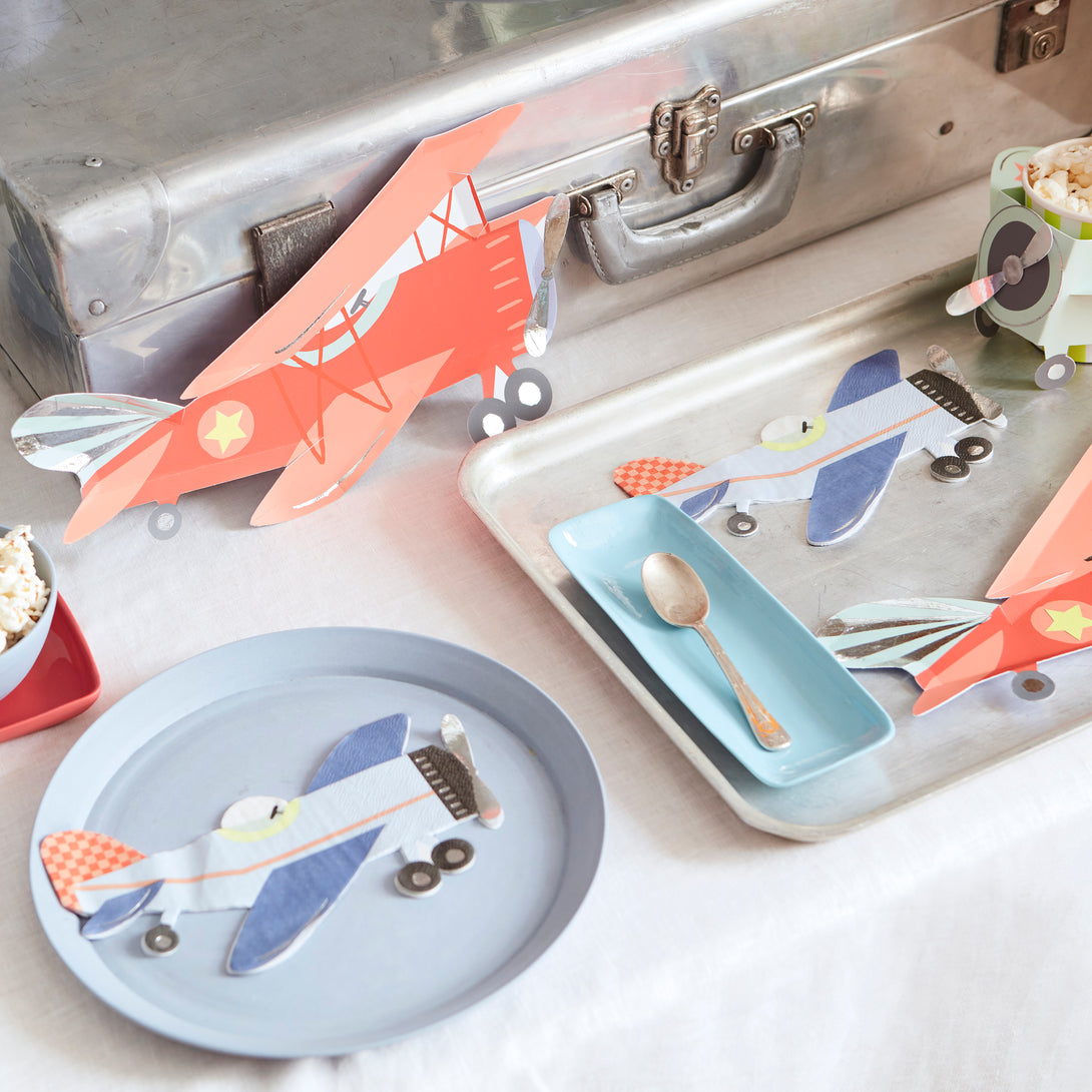 Make your plane party look amazing with our party napkins in the shape of planes.