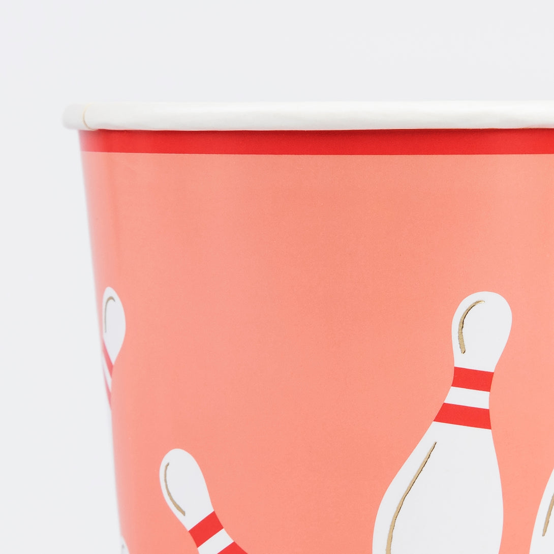 Use our party cups, with a bowling pin design, to serve hot or cold drinks at your bowling party.