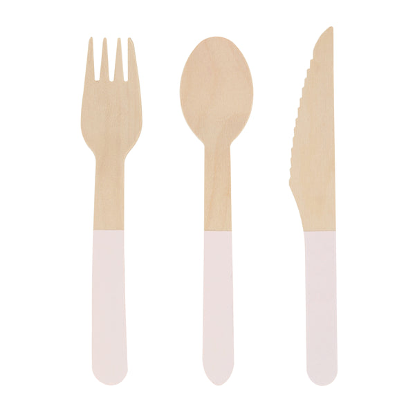 Our disposable cutlery set is made from birch wood and features pretty pink handles.