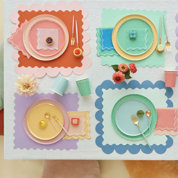Our paper dinner plates come in a variety of colors to make your party table look amazing. Image2