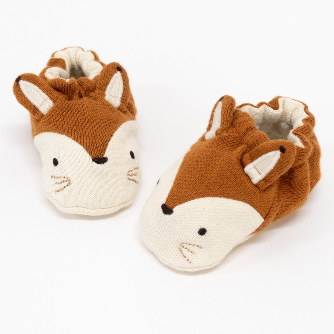 If you're looking for a Christmas gift for babies then our fox organic cotton booties and bonnet set is a must. Image2