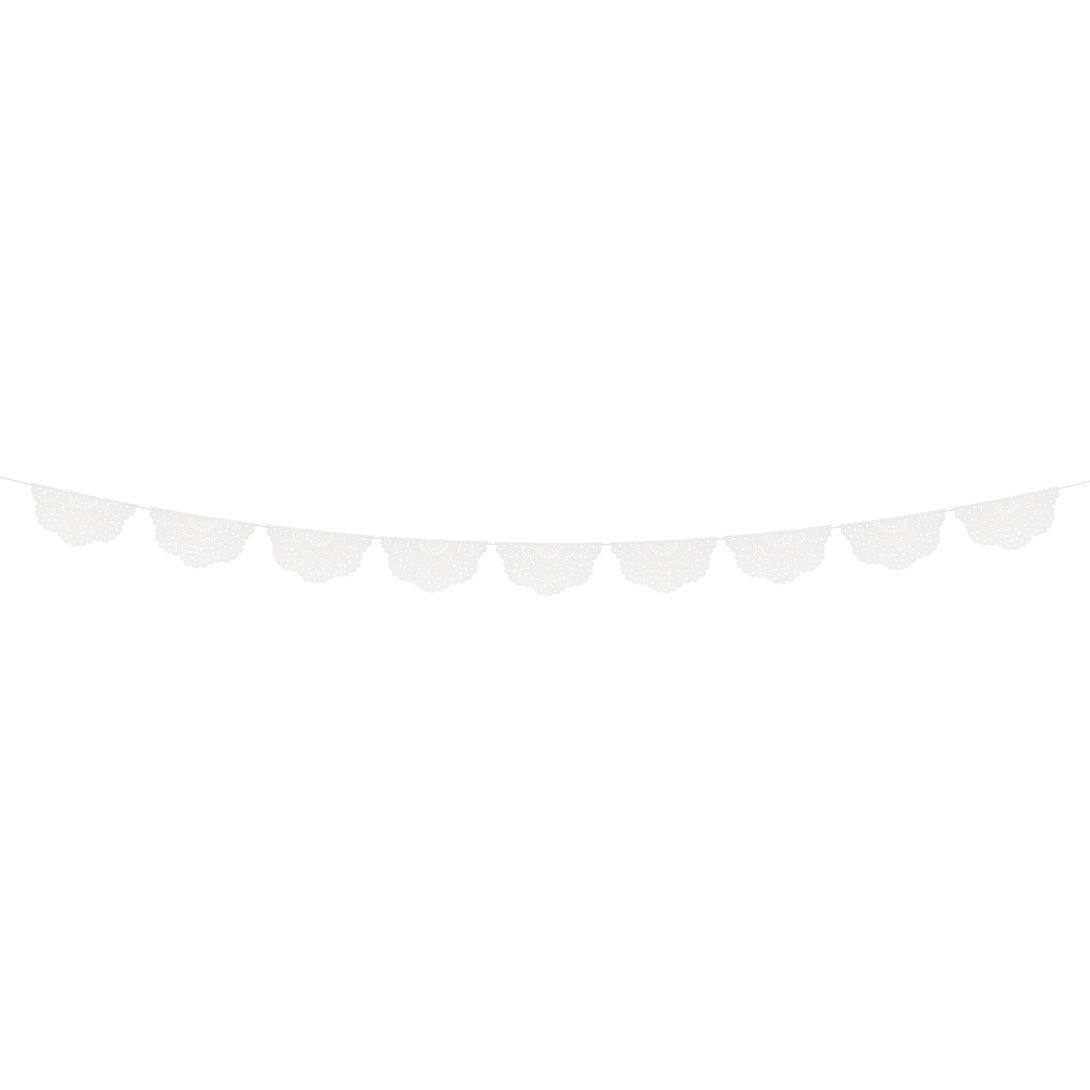 Our white party garland, with scalloped details and an embossed lace design, is ideal as a baby shower garland.