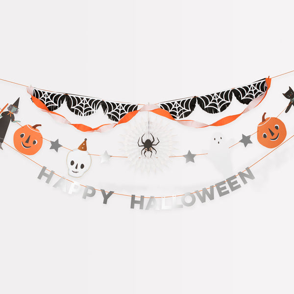 Our Halloween garlands set can be used as Halloween wall decorations, or Halloween table decorations.