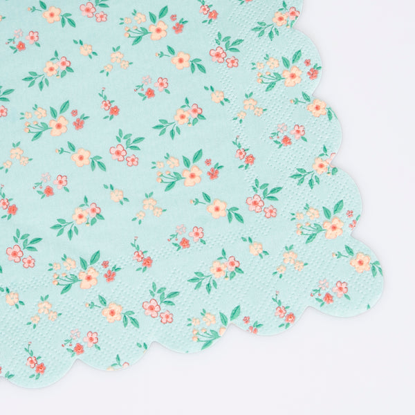 Our floral napkins, in a large size, are the ideal paper napkins for any special party or meal. Image2