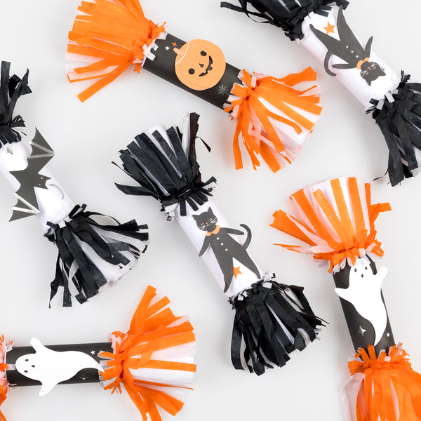 Our crackers feature classic Halloween icons and lots of vibrant fringing, with a paper hat, joke and a fun eraser inside each. Image5