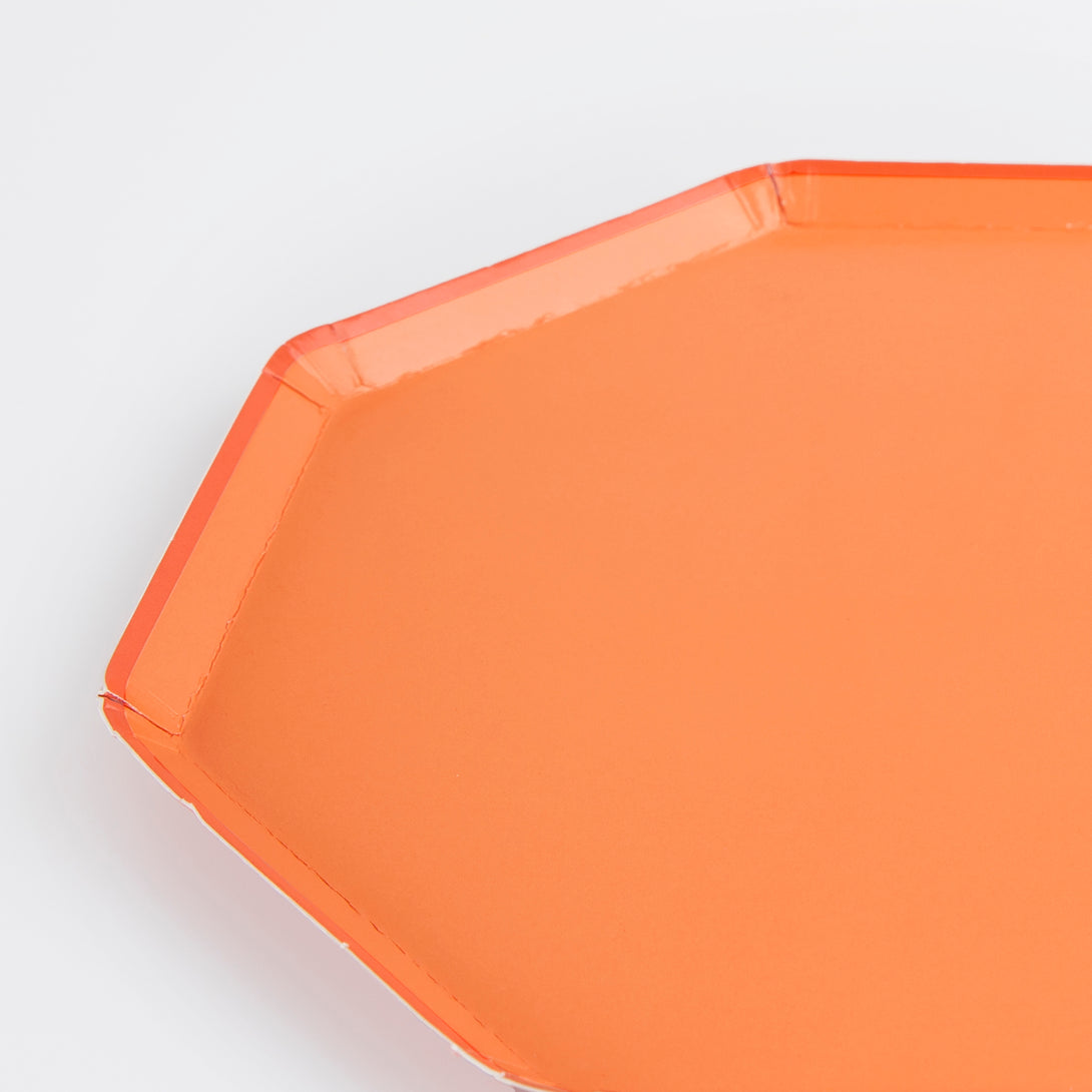Our paper plates, in a bright papaya shade, are ideal as side plates for any party.