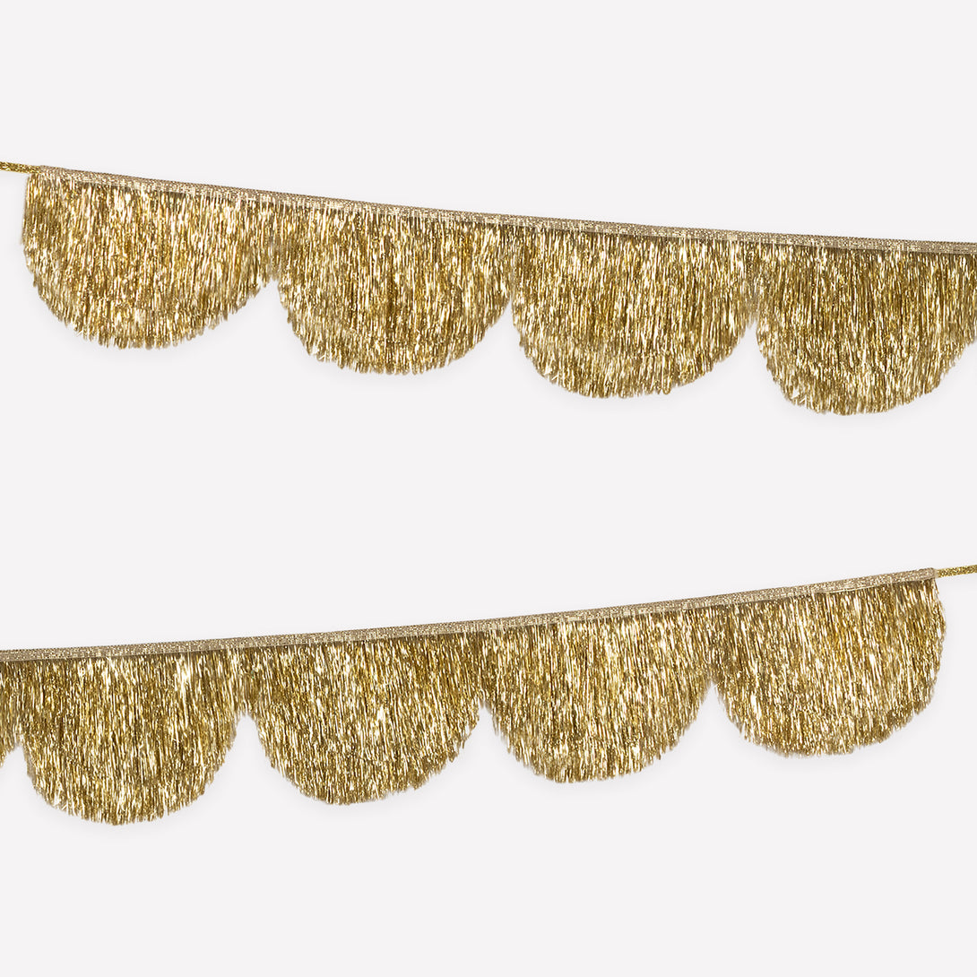 Use our gold tinsel garland to make your Christmas and New Year parties look so festive. Image1