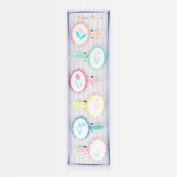 Our charming hair clips, with pretty pastel flower cameos, make great party bag gifts.