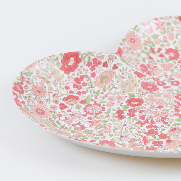 Use our reusable plates, in heart-shaped designs with Liberty designs, to add to your Valentine's Day decor. Image2