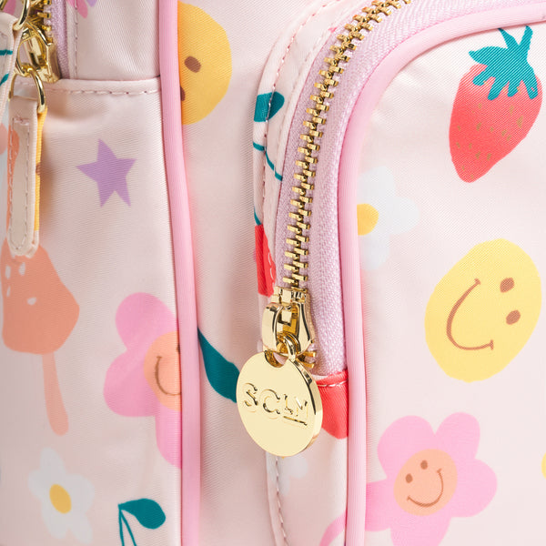 Compact yet practical, this kids' bag is great for playdates, outings or mini adventures. Image5