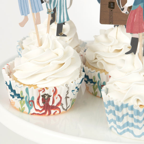 Create amazing pirate cupcakes with our cake toppers and cupcake cases. Image3