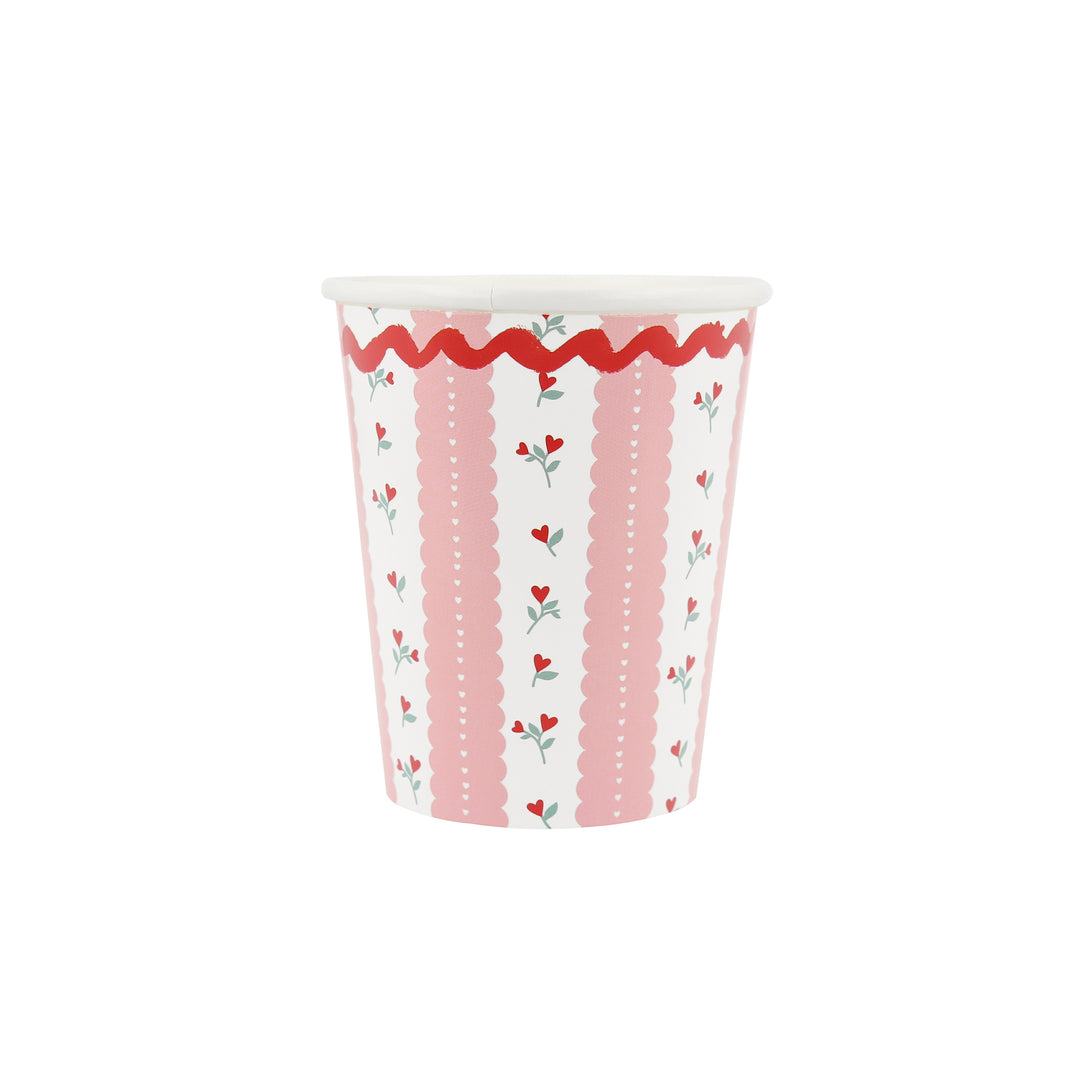 Our pink paper cups, with red roses, are the perfect party cups for a Valentine's meal.