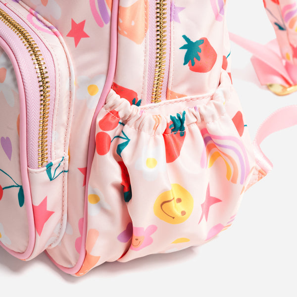 Compact yet practical, this kids' bag is great for playdates, outings or mini adventures. Image7