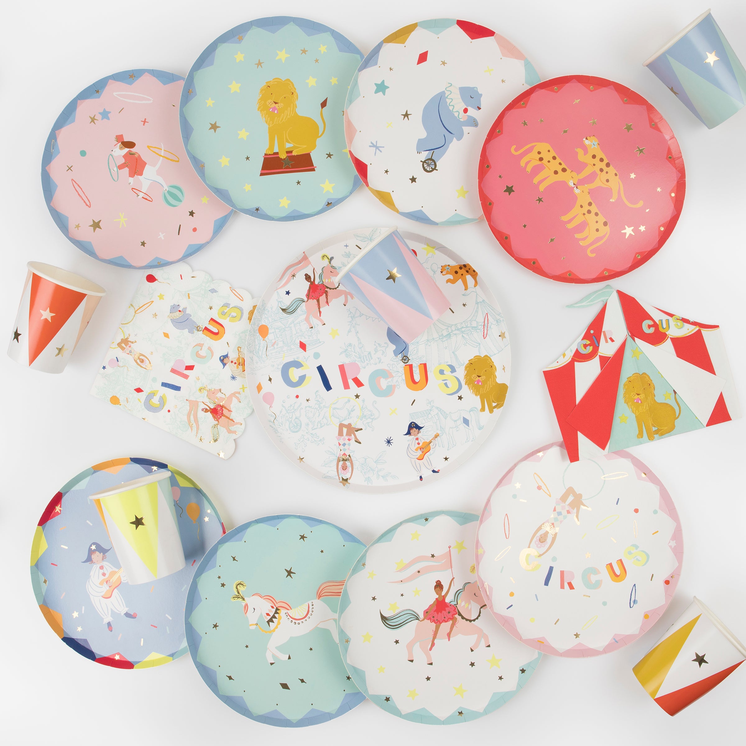Make your circus party look amazing with our circus side plates each featuring classic circus characters .