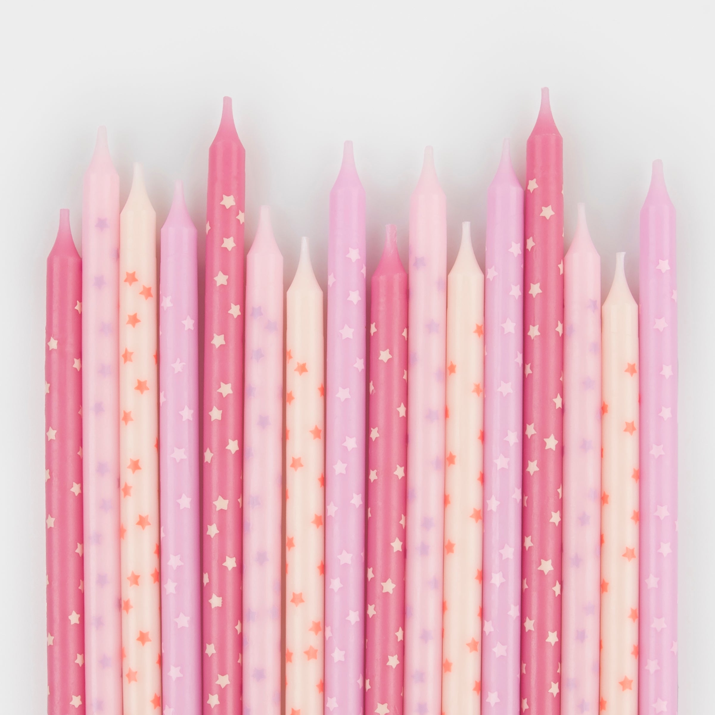Our pink candles, with star details, are ideal as birthday candles for cakes or cupcakes.