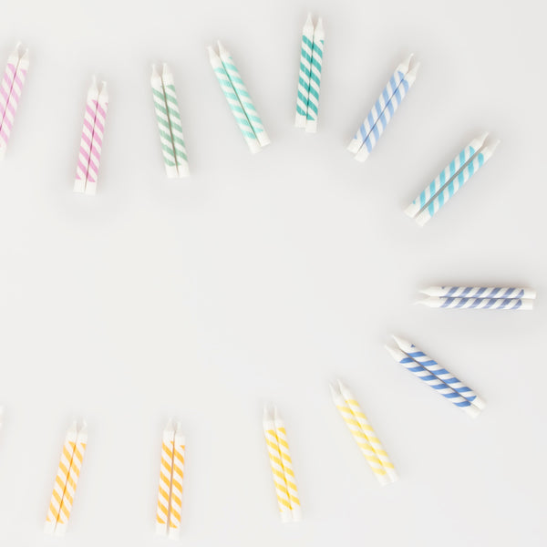 Our mini candles, striped candles with many colors, are perfect for cupcakes or for birthday cakes. Image4