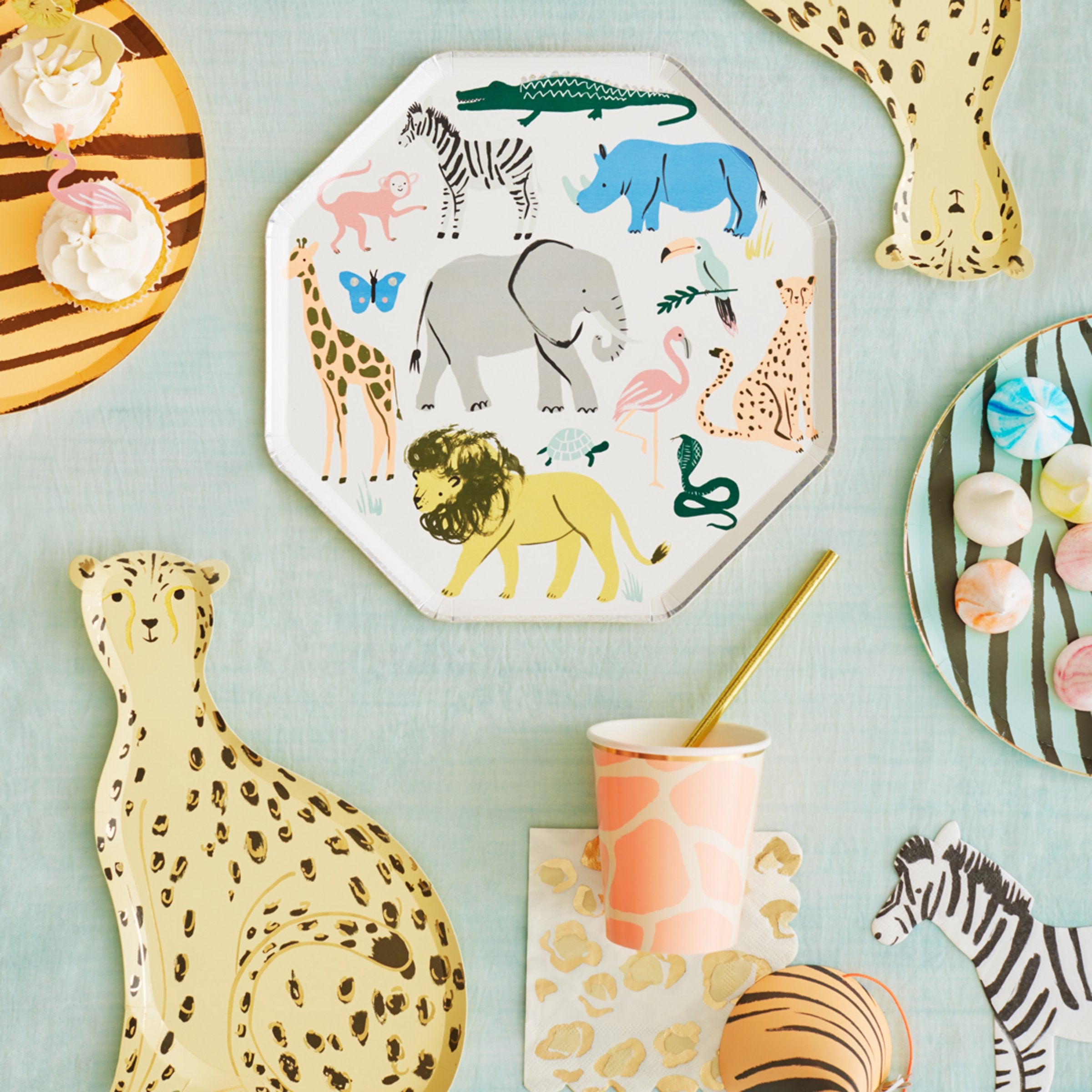 No safari party would be complete without our special animal plates.