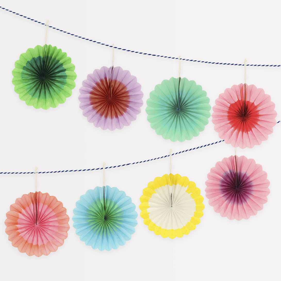 Our mini garland, with colorful honeycomb fans, is perfect to add decorations to any party.