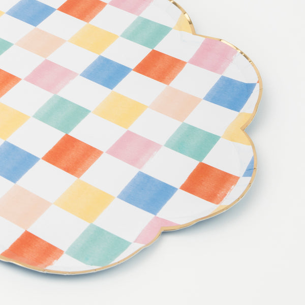 Our decorative plates include spotty plates, checked plates and striped plates in bright colors. Image3