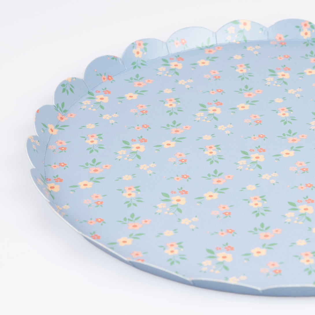 Our ditsy flower plates are perfect as baby shower plates and for garden parties, afternoon tea and bridal showers.