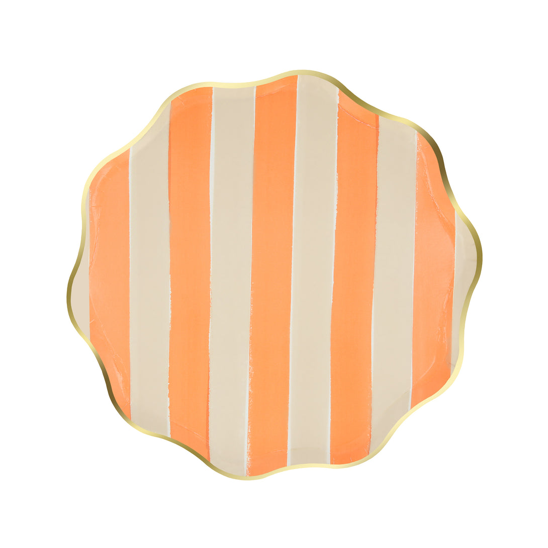 Our striped plates, in a side plate size, are made from high-quality paper and have a stunning striped design with a shiny gold foil border. Image6