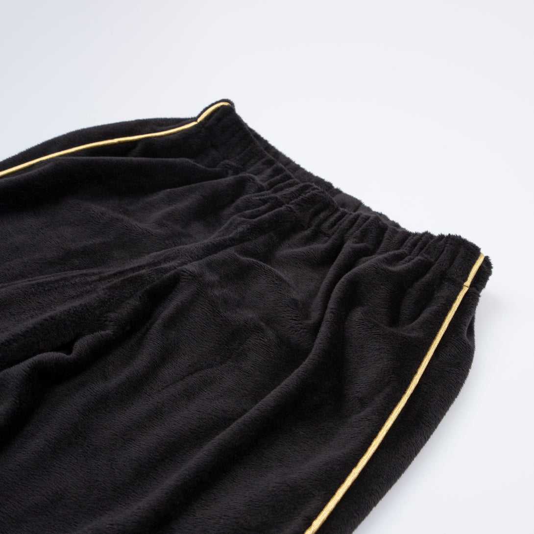 Our drummer boy soldier costume is crafted from soft velvet and plush, a traditional Christmas costume for kids. Image4