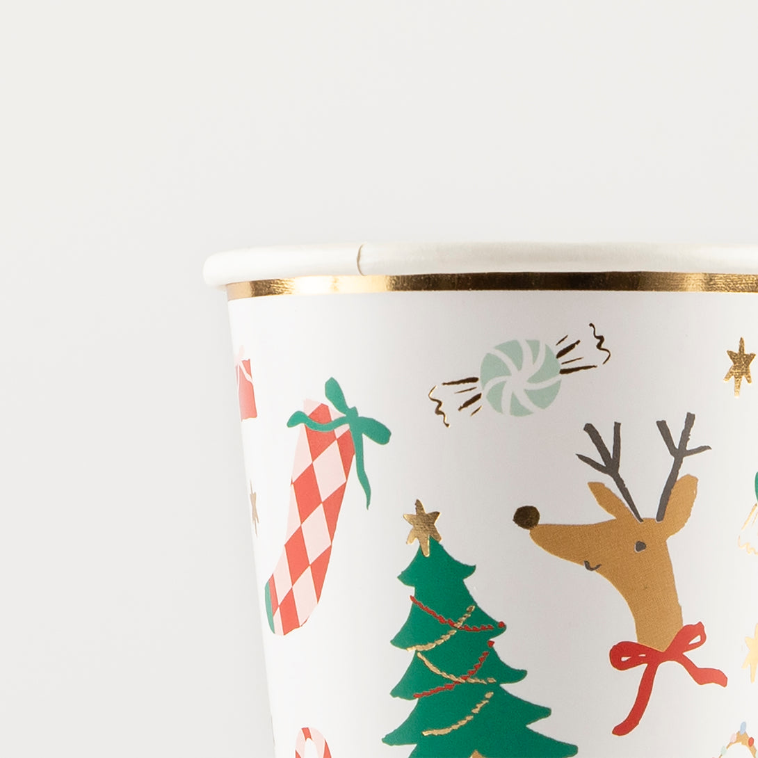 Our party cups, featuring jolly Christmas illustrations, are ideal for Christmas cocktails.