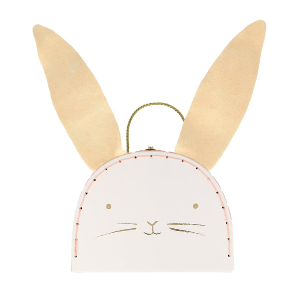 The bunny case opens to reveal an adorable mini bunny doll, with a striped tote bag and felt carrots. Image8