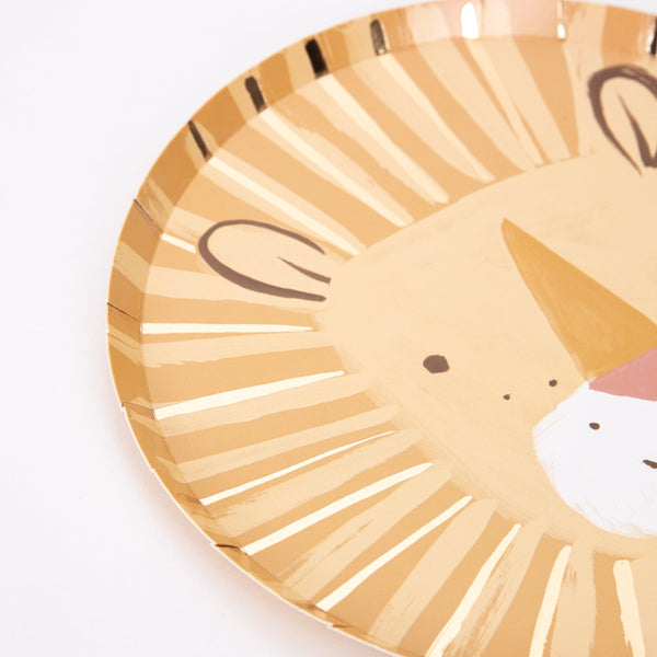 Our party plates, shaped like a lion, are fabulous for a animal party. Image2