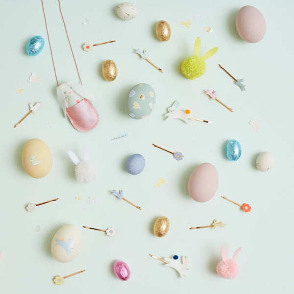 They are crafted from enamel daisies, in 6 different colors, with gold tone hair slides. Image5