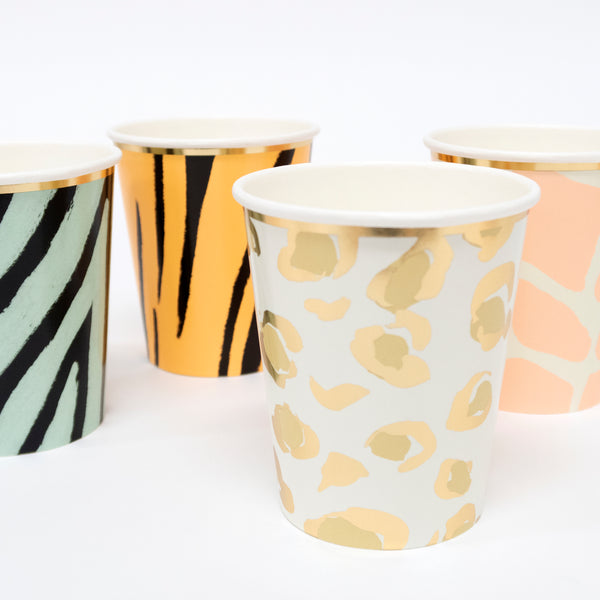 These paper cups feature animal print designs for a safari theme party. Image2