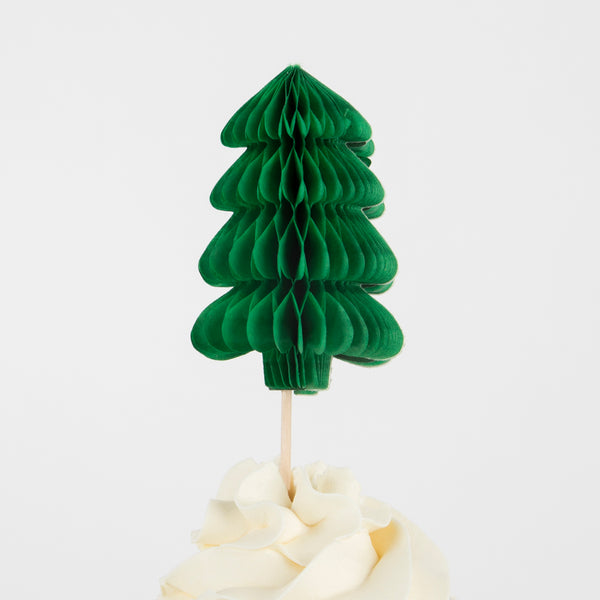 Our kit contains everything you need for cupcake decorations including  cupcake toppers and cupcake cases. Image5