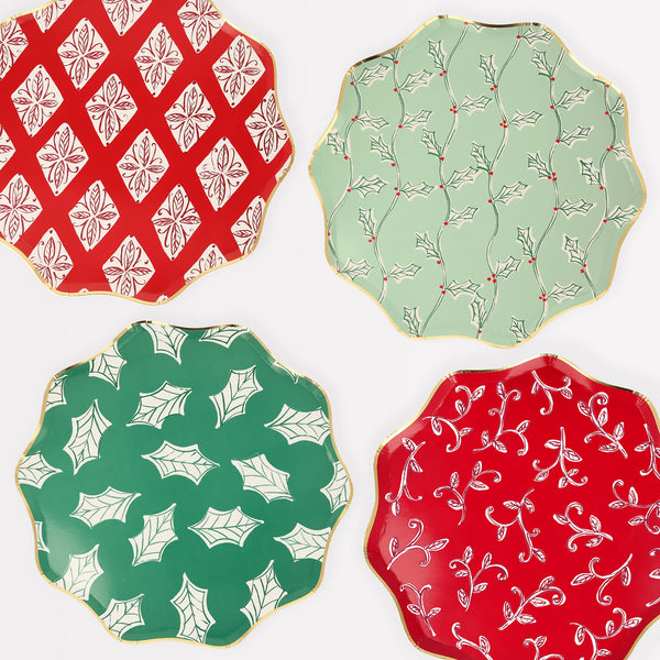 Our party plates with vintage designs are practical and make wonderful Christmas table decorations.