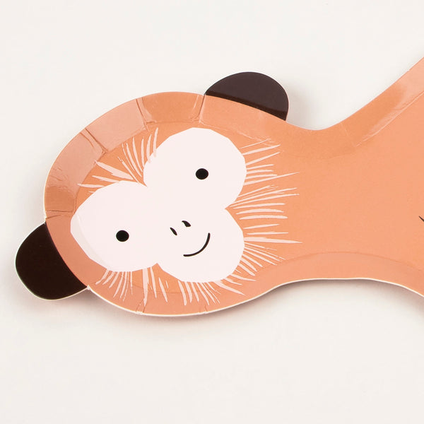 Our party plates, crafted in the shape of a monkey with a 3D tail, are ideal for a jungle birthday party or safari party. Image2