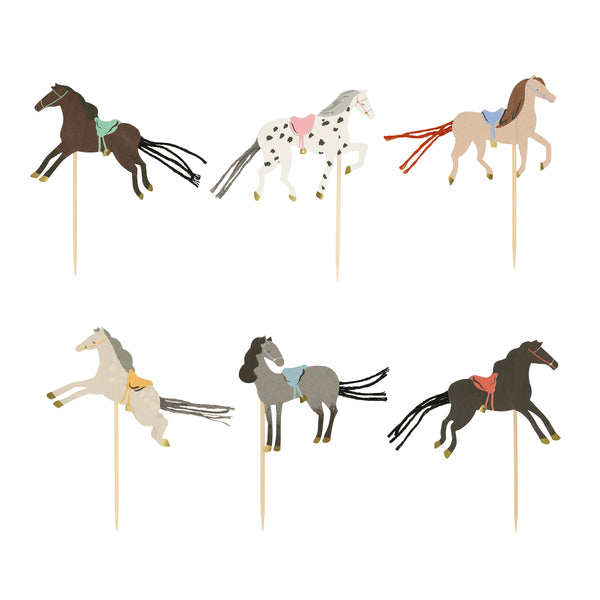 Make your horse birthday party look amazing with our special supplies, including a horse garland, tableware and a cupcake kit. Image5