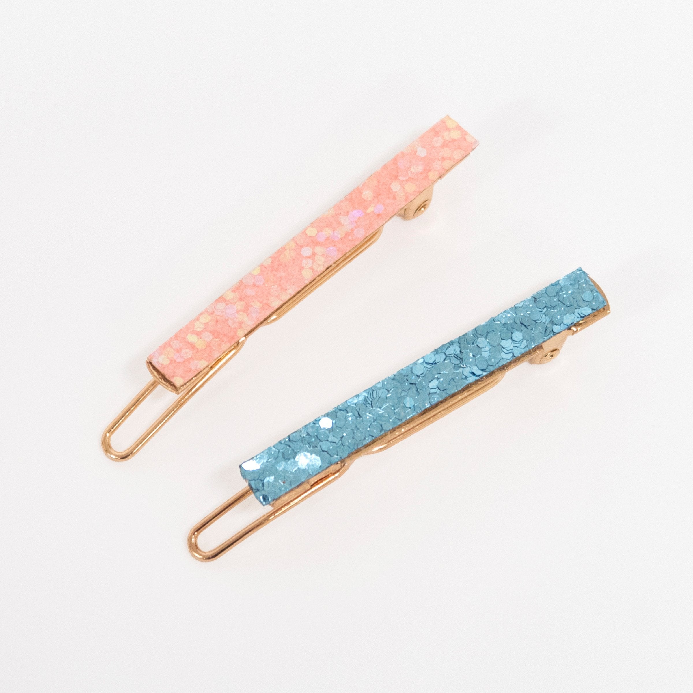 Get great party hair with our glitter hair accessories.