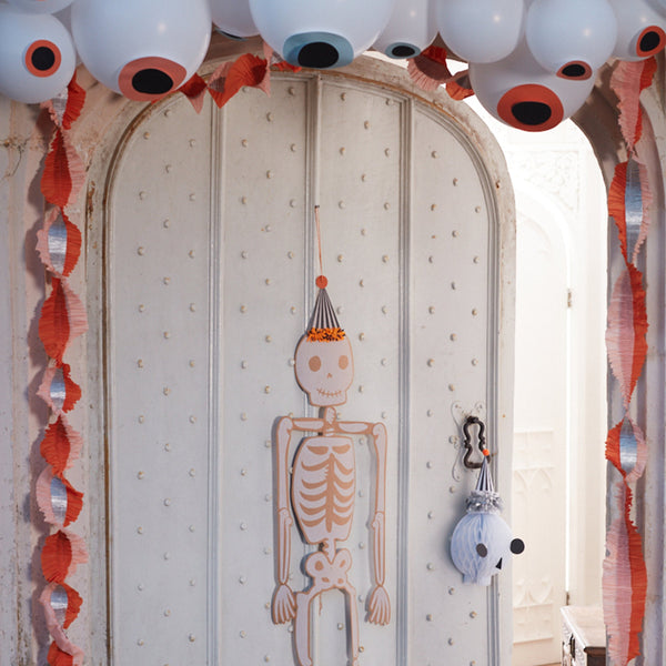 Thrill your guests at your Halloween party for kids with our jointed skeleton decorations,  perfect to hang in the porch or on the wall. Image4