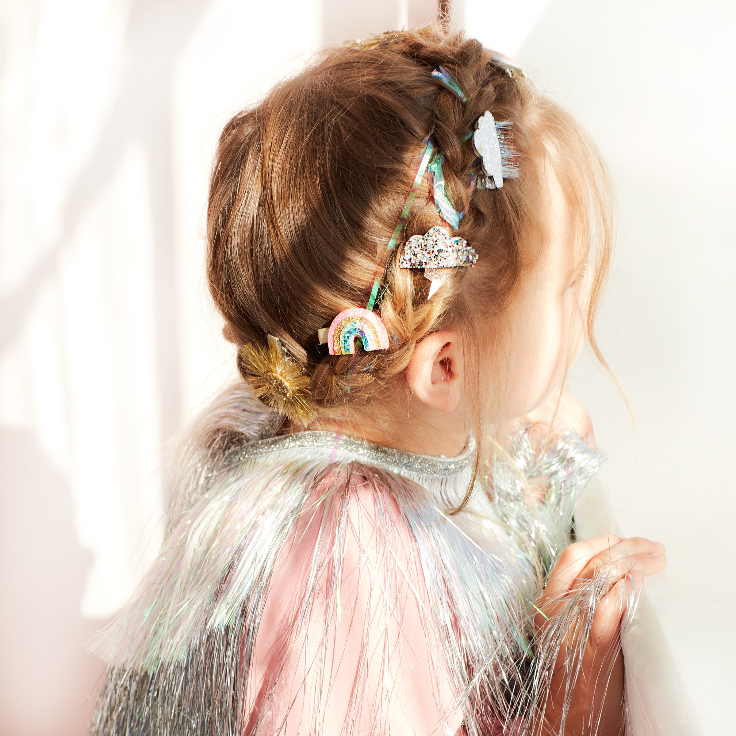 Our glittery kids hair acessories make wonderful party favors.