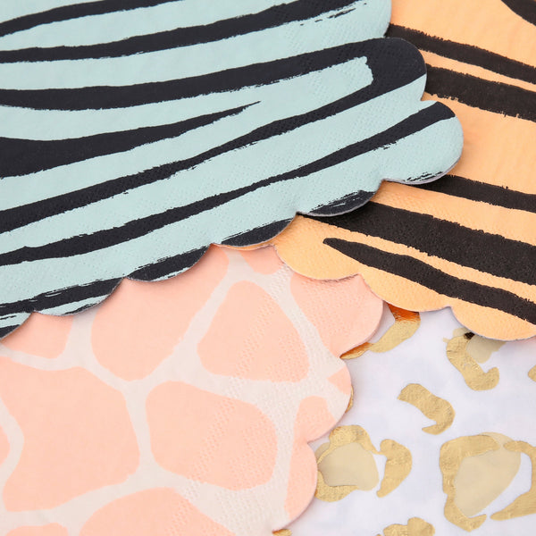 Our large paper napkins, with animal print designs, are ideal for a safari party. Image2